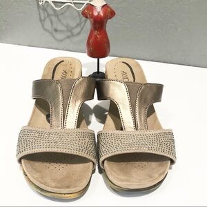 Axxiom Haven Bronze wedge.